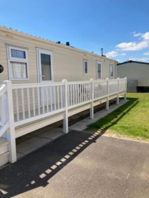 Pg41 3 BED GOLDEN PALM CHAPEL ST LEONARDS